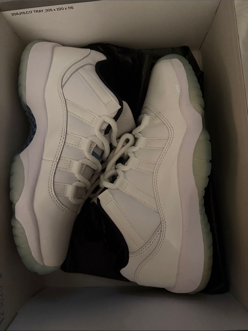 Legend blue low size 5y brand new